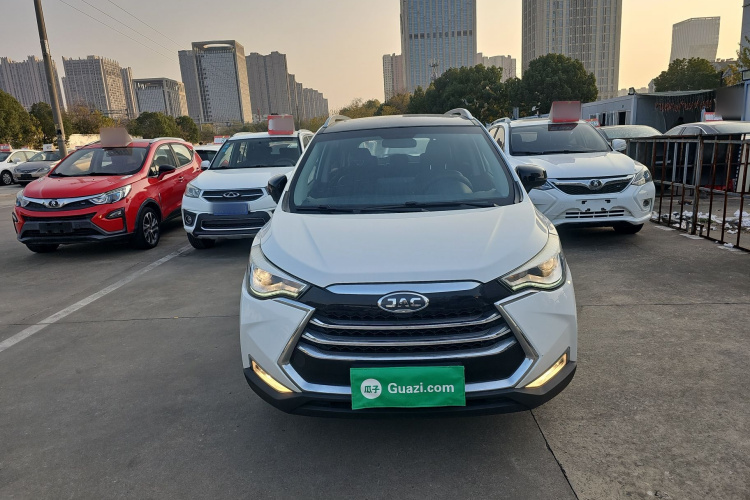 江汽集团 瑞风S3 2018款 智驱版 1.5L 手动豪华型车身外观2