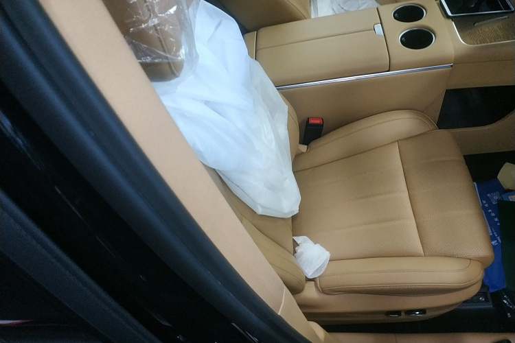 岚图汽车 岚图梦想家 2025款 PHEV 四驱卓越鲲鹏版局部细节41