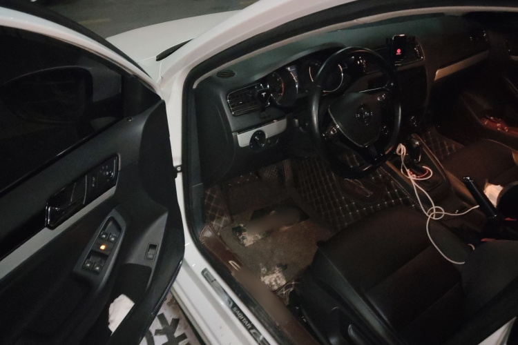 大众 速腾 2017款 1.6L 自动舒适型中控内饰20