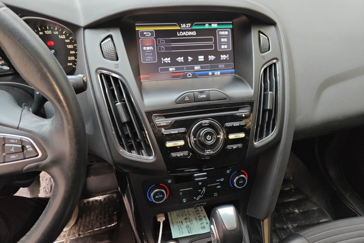 福特 福克斯 2015款 三厢 1.6L 自动风尚型局部细节16