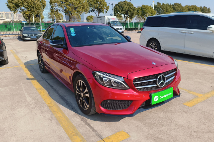 奔驰C级 2016款 C 200 运动版车身外观3