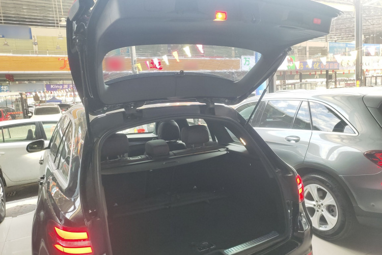 奔驰GLC 2018款 GLC 300 4MATIC 动感型局部细节23