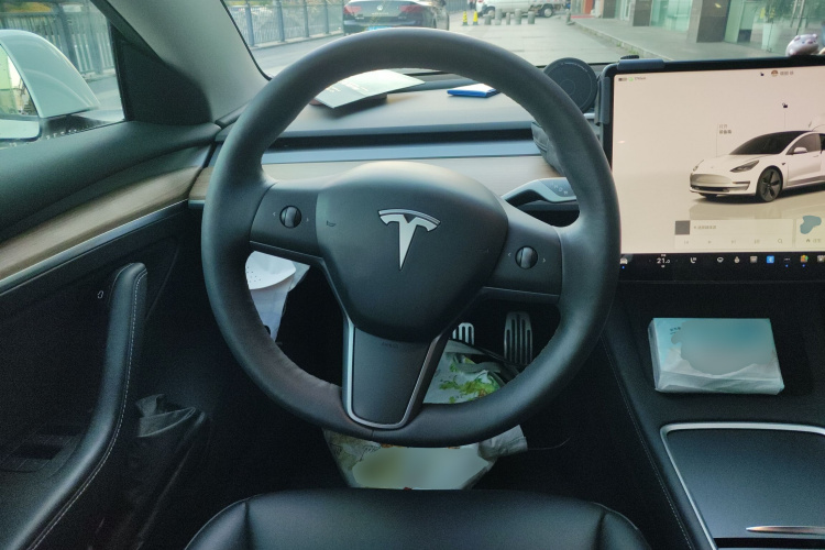 特斯拉 Model 3 2022款 后轮驱动版中控内饰13