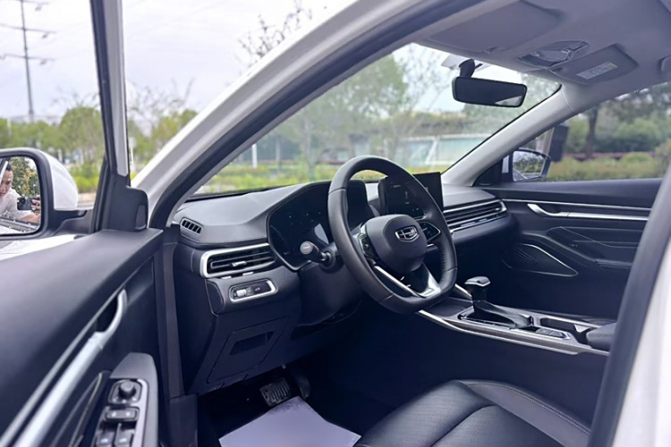 吉利汽车 帝豪 2022款 第4代 1.5L CVT精英型中控内饰7002