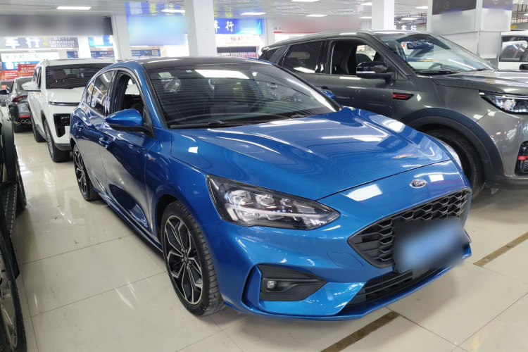 福特 福克斯 2020款 两厢 EcoBoost 180 自动ST Line车身外观3