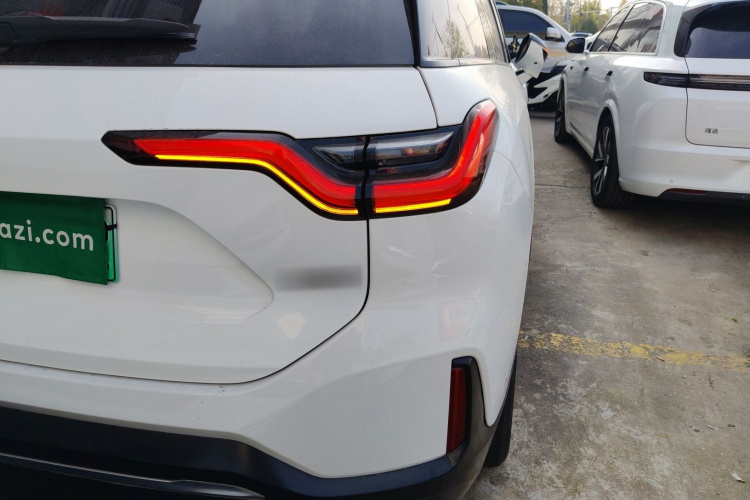 蔚来ES6 2020款 455KM 运动版车身外观9