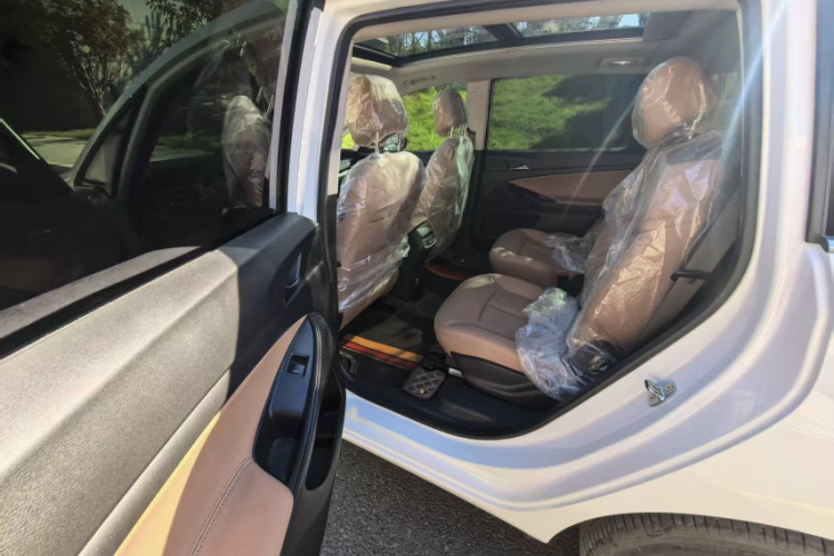 别克GL6 2021款 323T 轻混动互联豪华型中控内饰7003