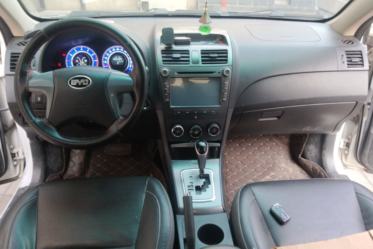 比亚迪L3 2015款 节能版 1.5L 自动舒适型中控内饰12