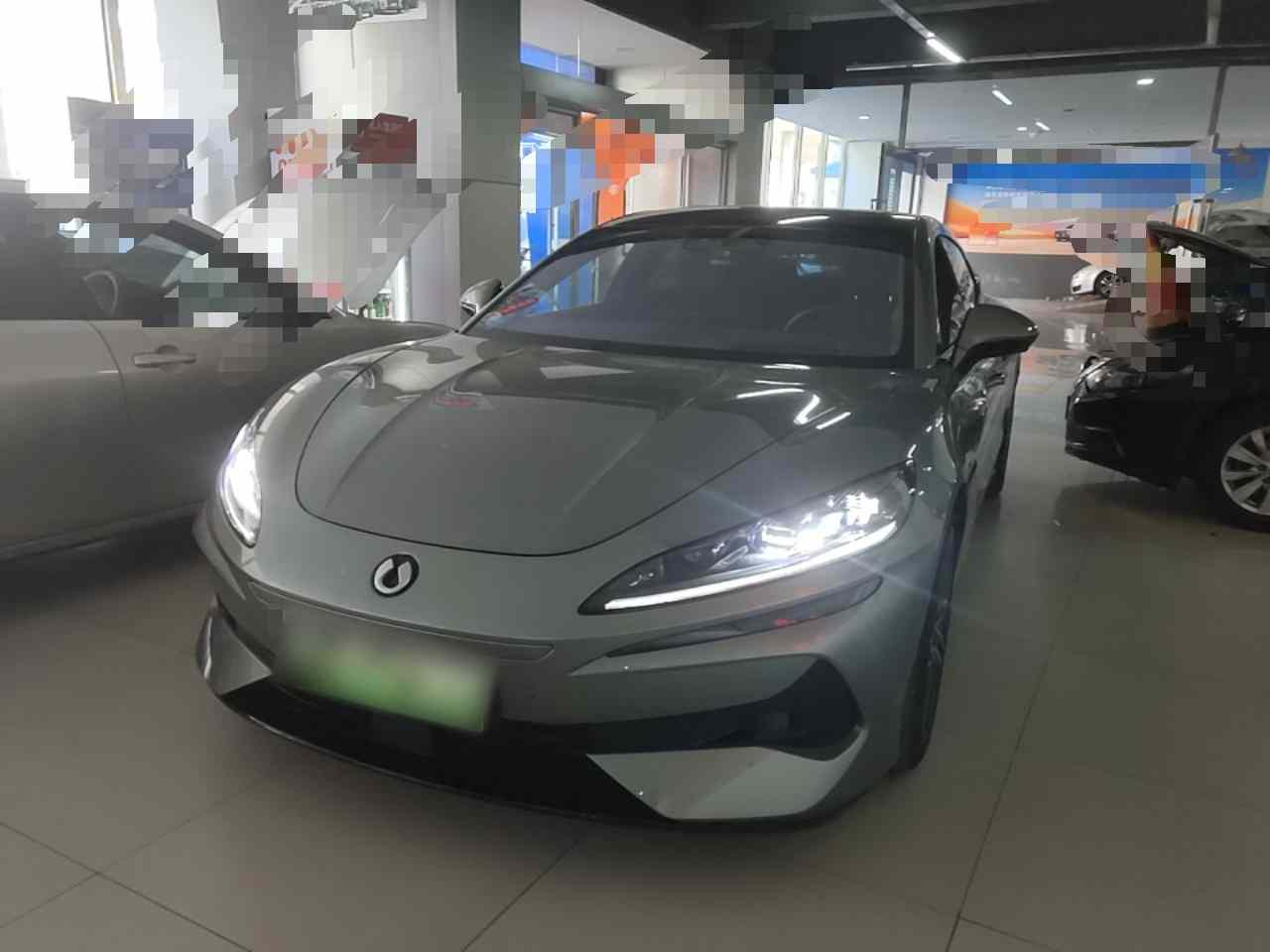 腾势Z9GT 2024款 1100四驱Ultra版(2)