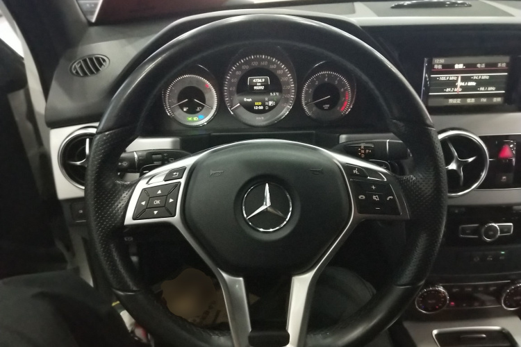 奔驰GLK级 2014款 GLK 200 标准型中控内饰13