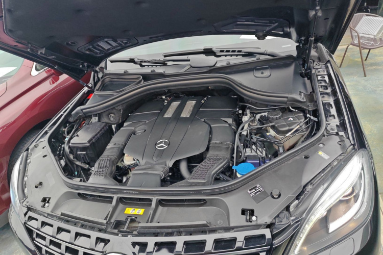 奔驰M级 2014款 ML 400 4MATIC动感型局部细节24