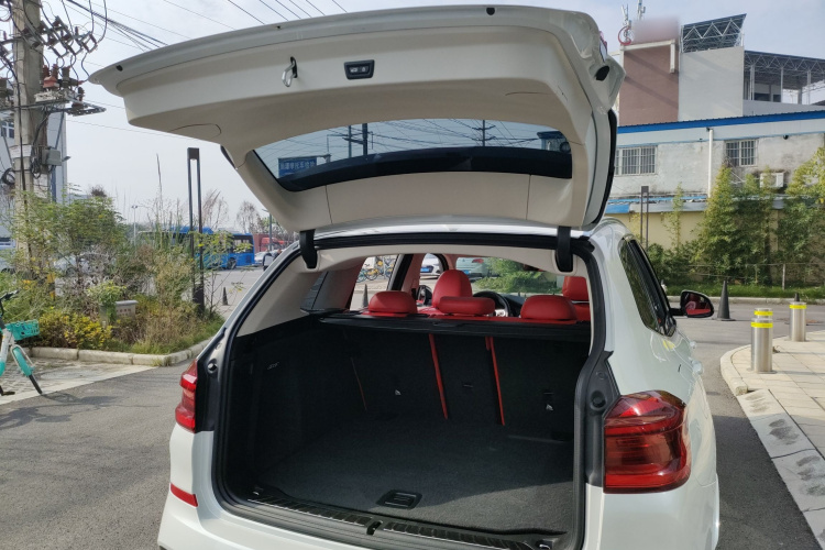 宝马X3 2020款 xDrive25i M运动套装机舱底盘23