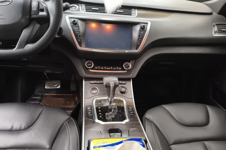 陆风X7 2015款 2.0T 全景尊贵版局部细节16