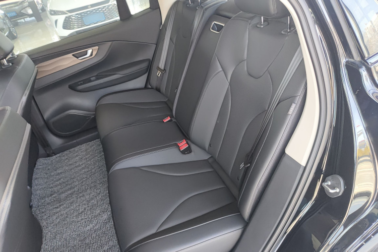 红旗E-QM5 2022款 431km 充电乐享版中控内饰21