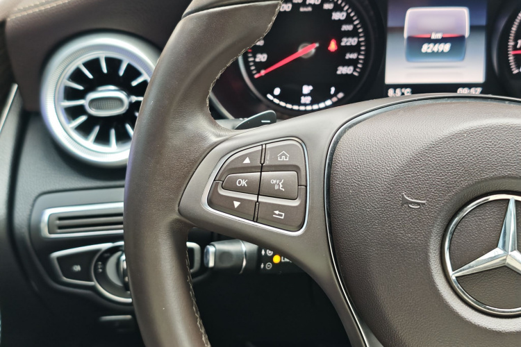 奔驰GLC 2019款 GLC 260 L 4MATIC 动感型局部细节9015