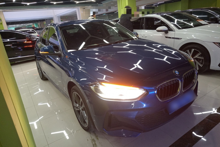 宝马1系 2021款 改款 120i M运动版车身外观3