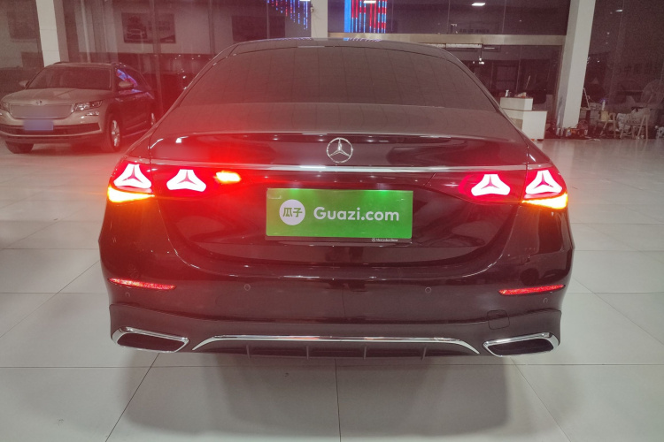 奔驰E级 2024款 改款 E 300 L 时尚运动型车身外观6