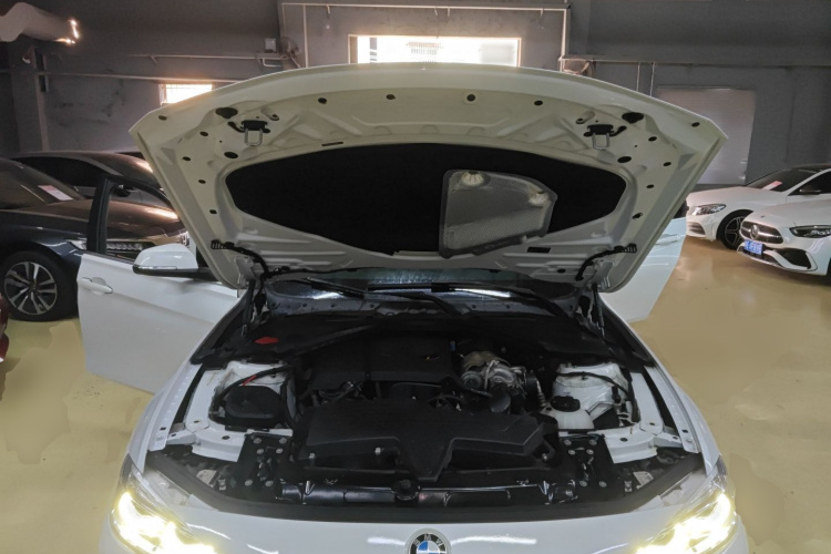 宝马3系 2016款 316Li 时尚型机舱底盘24