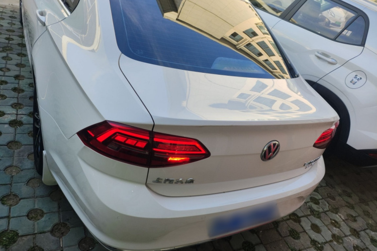 大众 凌渡 2021款 改款 280TSI DSG舒适版车身外观6