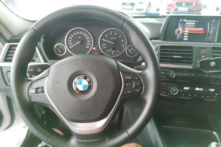 宝马3系 2017款 320Li 时尚型中控内饰7002