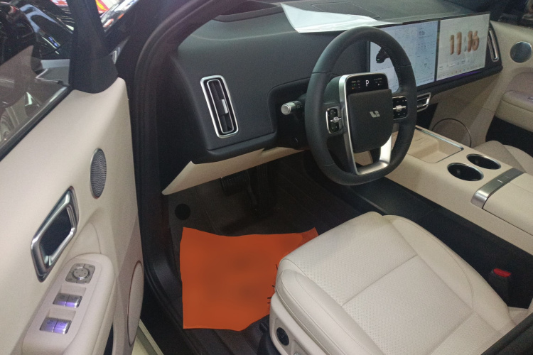 理想汽车 理想L6 2024款 Max中控内饰20