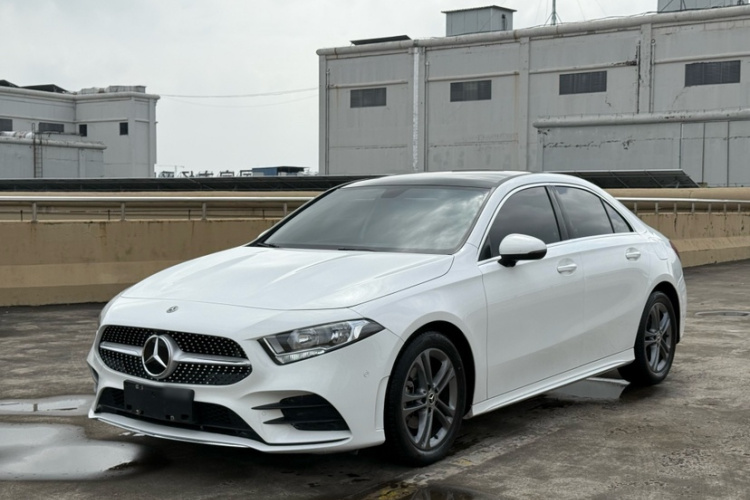 奔驰A级 2021款 A 180 L 运动轿车局部细节36