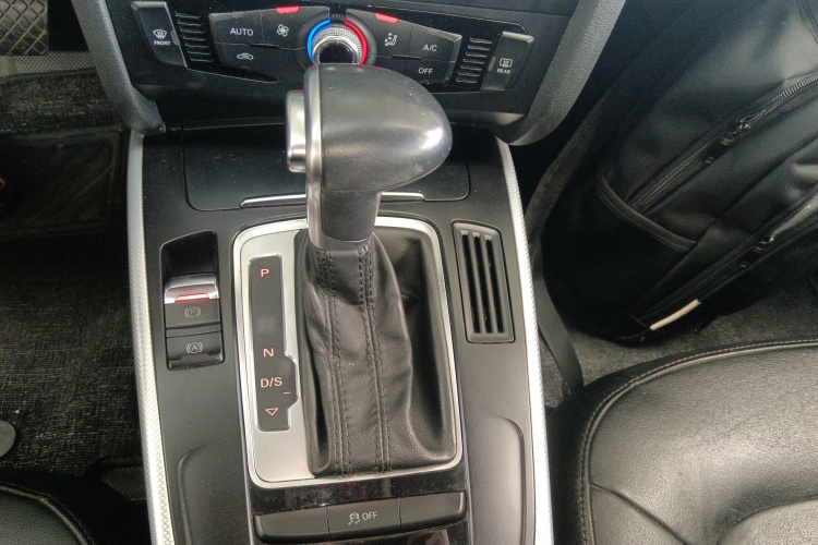 奥迪A4L 2016款 30 TFSI 典藏版 自动舒适型局部细节18