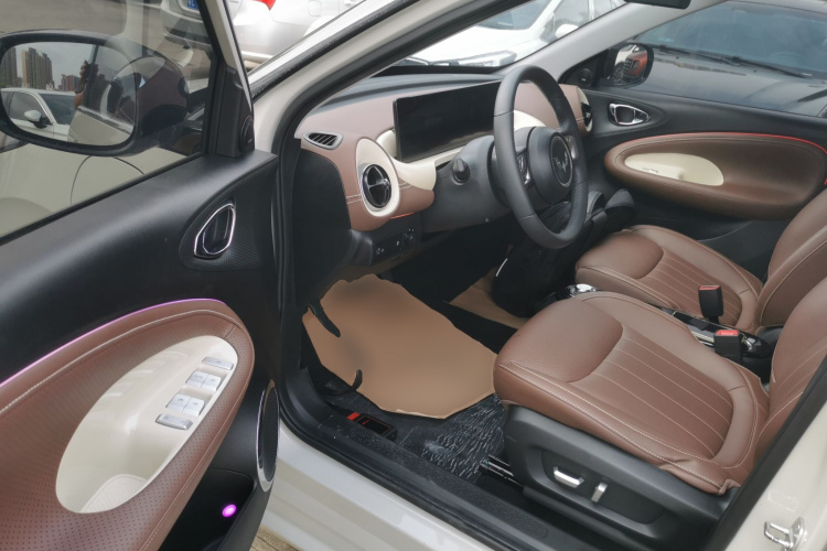 五菱汽车 五菱缤果 2023款 333km 灵犀互联+款中控内饰20