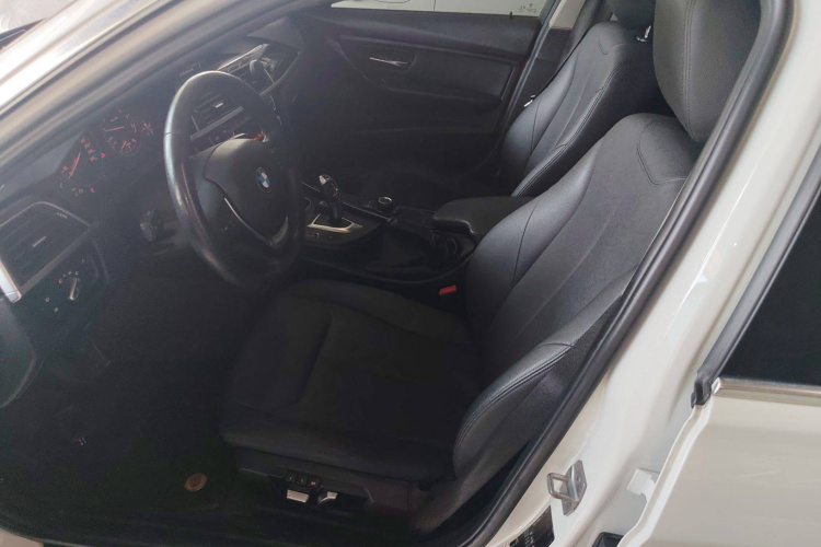 宝马3系 2017款 320Li 时尚型中控内饰19