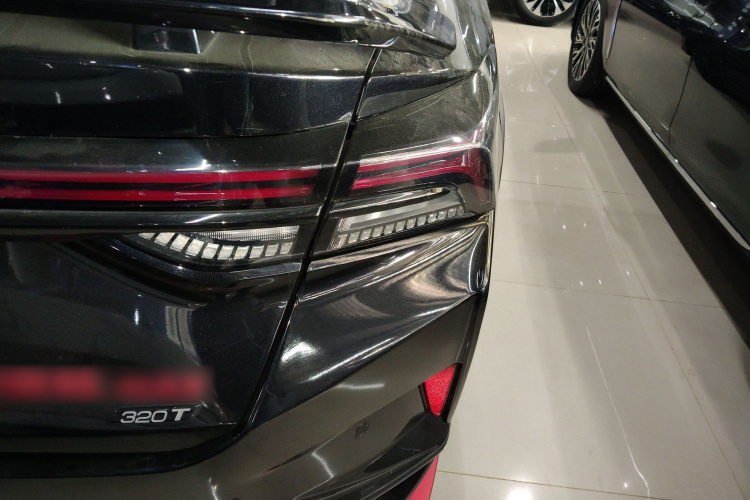 东风风神 奕炫MAX 2021款 1.5T 暗夜锋芒版车身外观6006