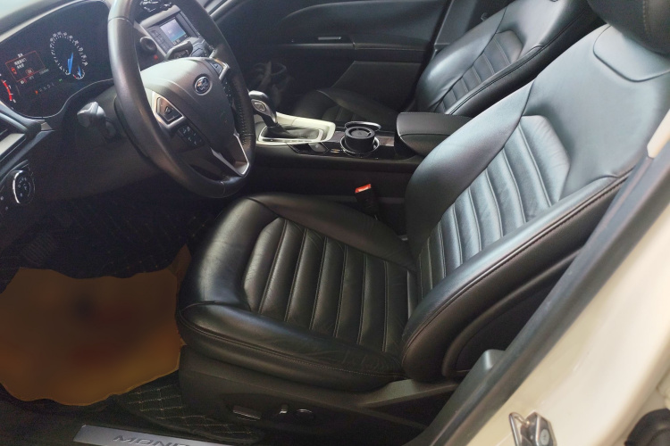 福特 蒙迪欧 2013款 1.5L GTDi180时尚型中控内饰19