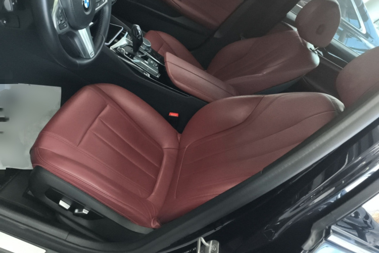 宝马5系 2019款 改款 530Li 领先型 M运动套装局部细节19