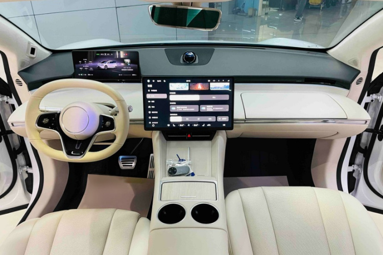 鸿蒙智行 智界R7 2024款 纯电 802km Max中控内饰7003