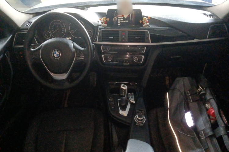 宝马3系 2016款 320Li 时尚型中控内饰12