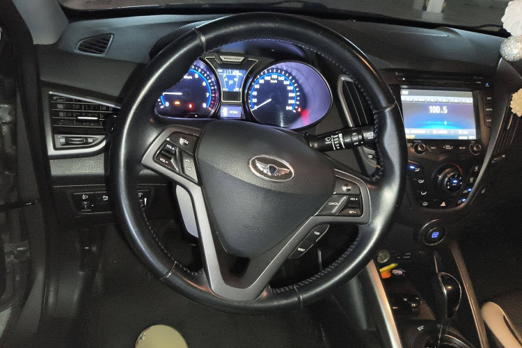 现代 Veloster飞思 2015款 1.6T 自动豪华版局部细节13