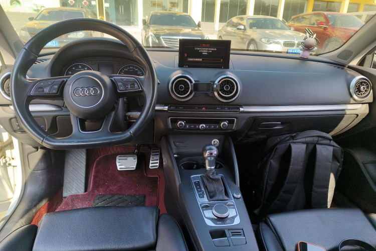 奥迪A3 2018款 30周年年型 Sportback 35 TFSI 运动型中控内饰12