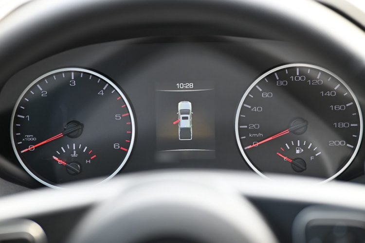 长城 炮 2023款 2.0T商用版自动柴油两驱精英型长箱GW4D20M中控内饰7008