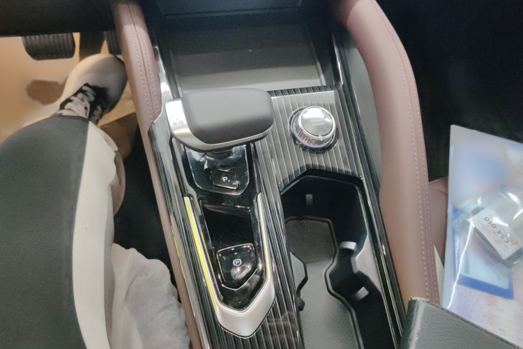 吉利汽车 星越L 2024款 2.0TD DCT EVO两驱尊贵型局部细节18