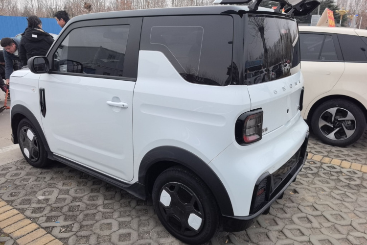 吉利银河 2025款 210km 熊猫卡丁车身外观4