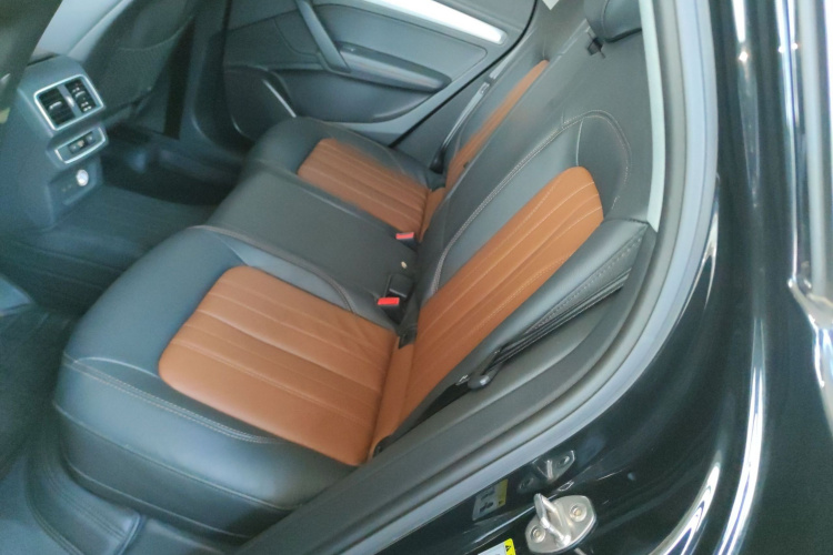 奥迪Q5L 2020款 改款 40 TFSI 荣享时尚型中控内饰21