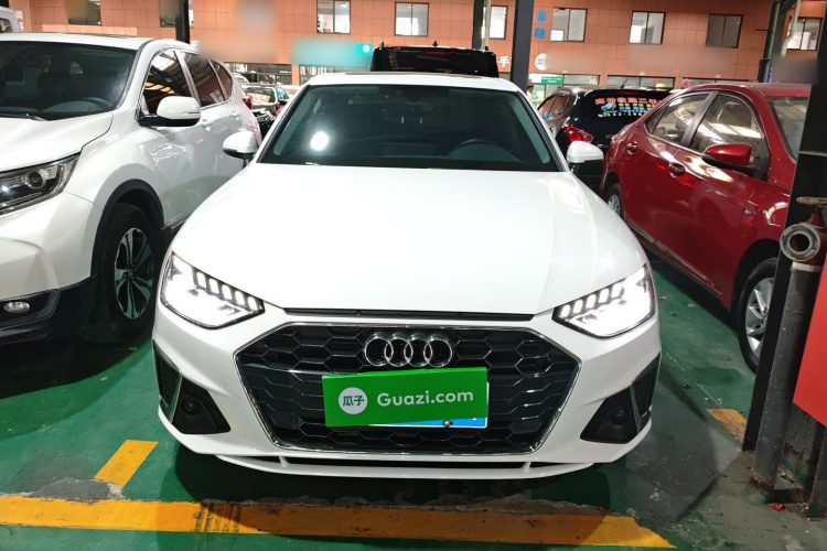 奥迪A4L 2022款 40 TFSI 时尚动感型车身外观2