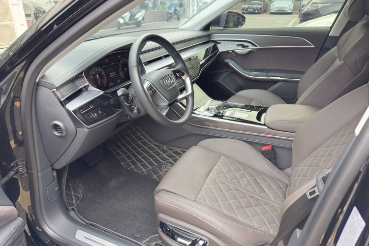 奥迪A8 2024款 A8L 50 TFSI quattro 臻选型局部细节19