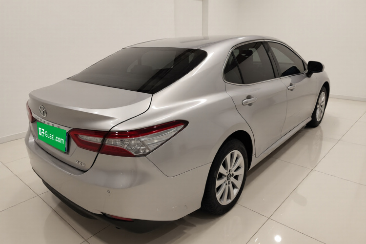 丰田 凯美瑞 2018款 2.0G 豪华版车身外观7