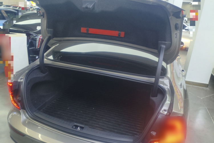 沃尔沃S60 2020款 T4 智逸豪华版机舱底盘23