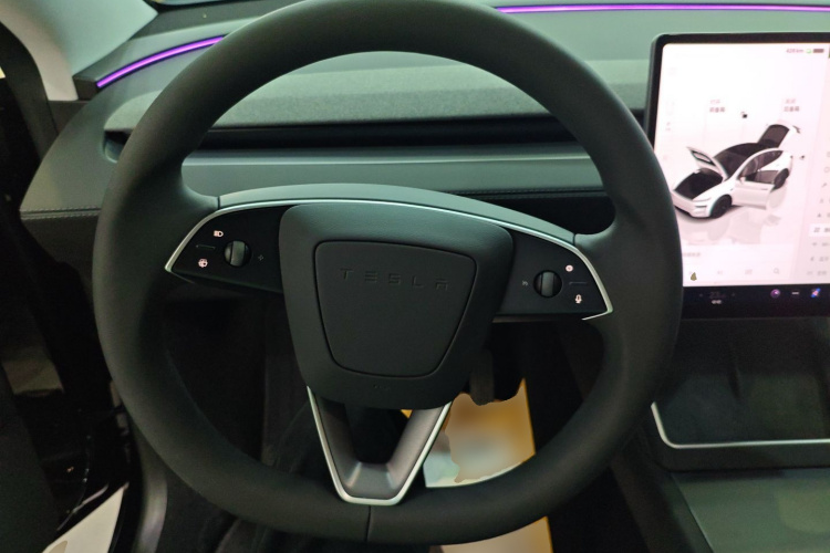 特斯拉 Model Y 2025款 后轮驱动版中控内饰13