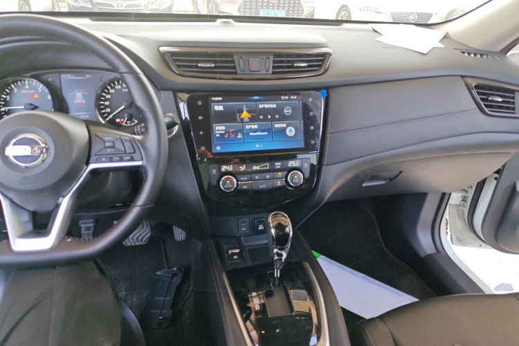 日产 奇骏 2020款 2.0L XL Premium CVT 2WD智联尊享版中控内饰7002