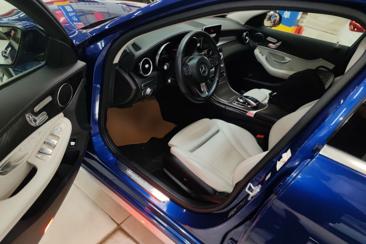 奔驰C级 2015款 C 200 L 运动型中控内饰20