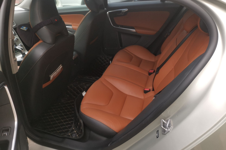 沃尔沃S60 2017款 S60L T4 智远版中控内饰21