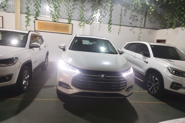 比亚迪 唐 2018款 2.0T 自动智联尊贵型 7座 国V车身外观2