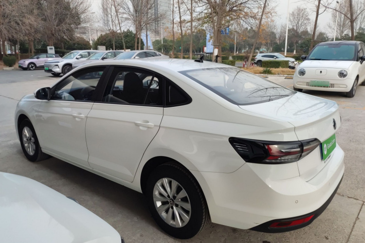 大众 朗逸 2023款 新锐 1.5L 自动新逸版车身外观4